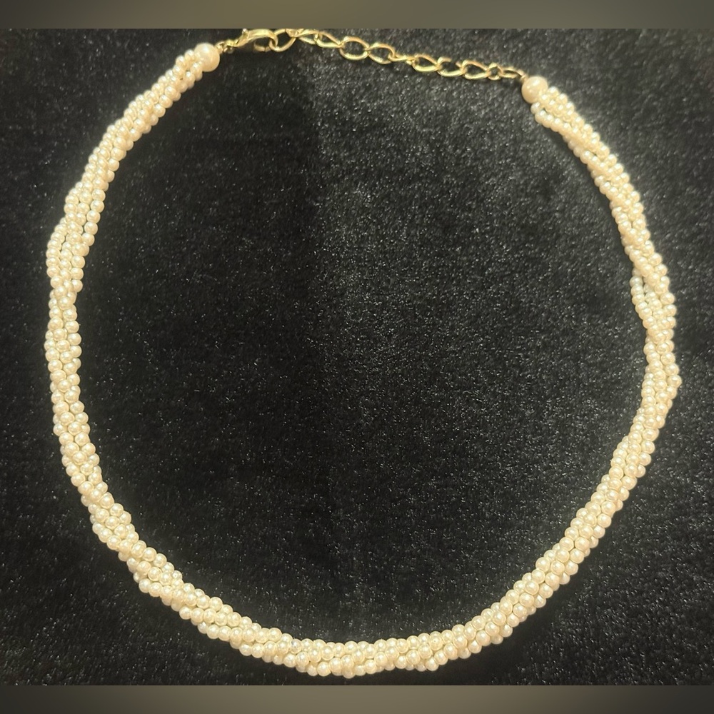 Twisted Pearl Necklace with Gold Accents
